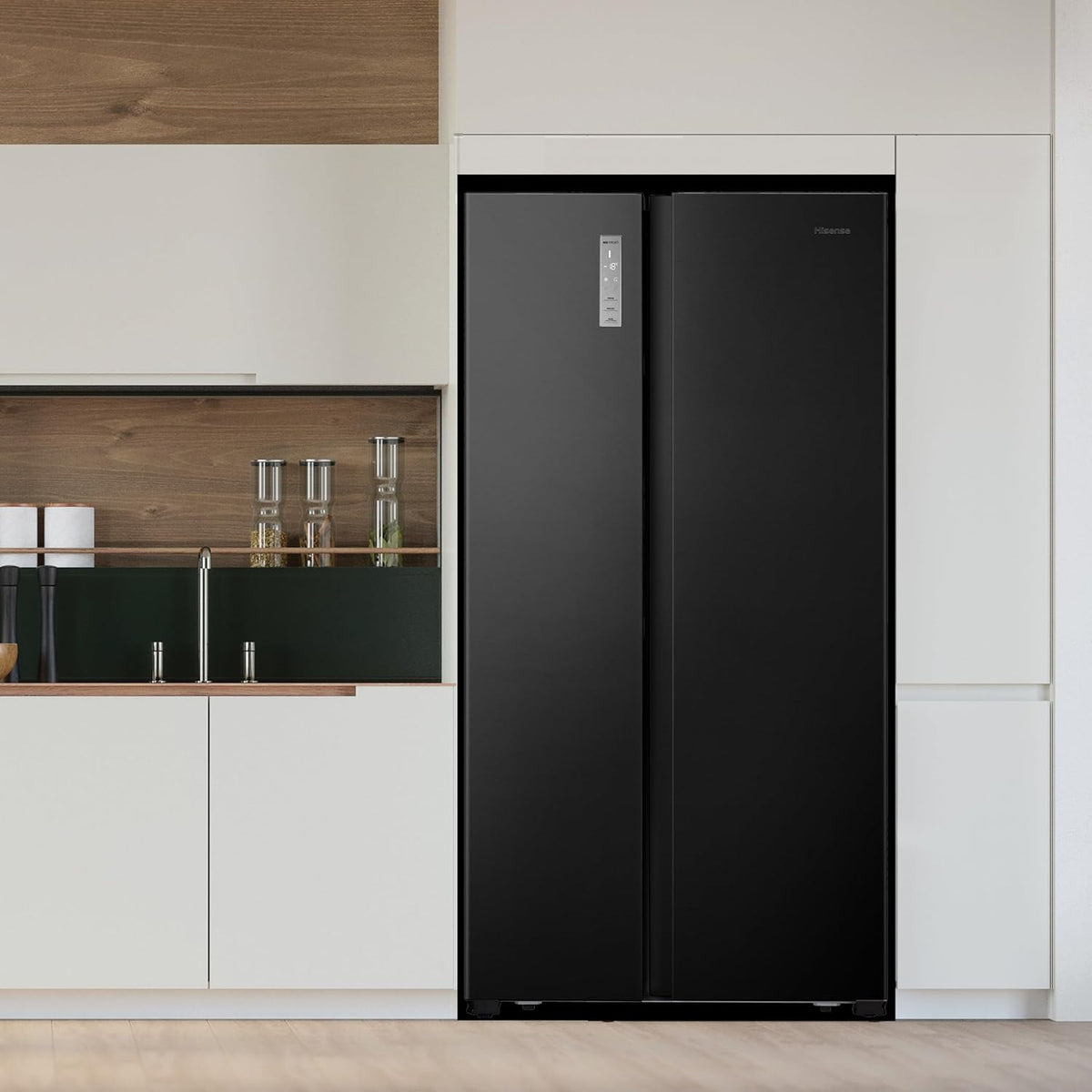 Hisense RS677N4BFD Side by Side Kühl-Gefrierkombination/ Inverter-Kompressor/ Flaschenablage/ 2 FreshZone/Gemüsefach / Kühlteil 334 l/ Gefrierteil 185 l/ 41 dB/ 247 kWh/ Jahr, Schwarz